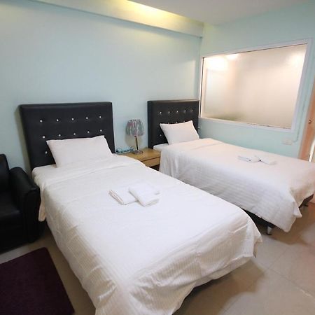 J.Residence Samut Prakan Bagian luar foto