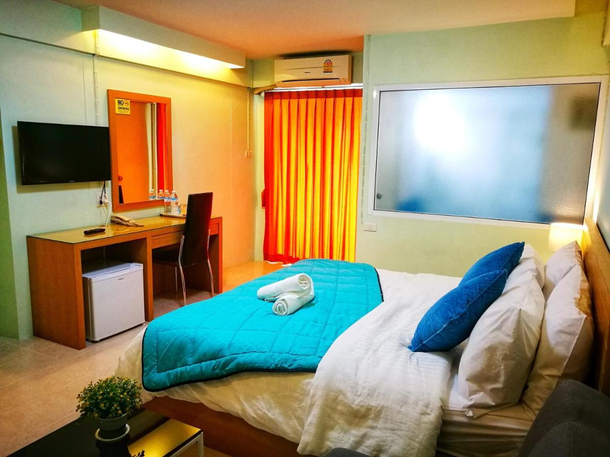 J.Residence Samut Prakan Bagian luar foto